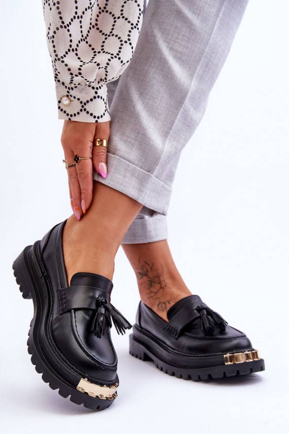 Klasikinio modelio batai Mokasinai su kutais juodos spalvos Lonisa