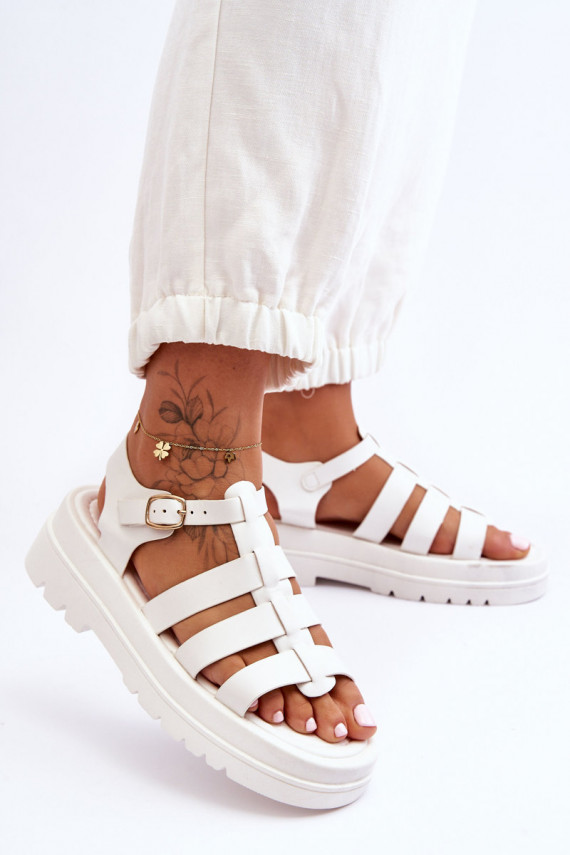 Moteriškos basutės  su dirželiais baltos spalvos Colet