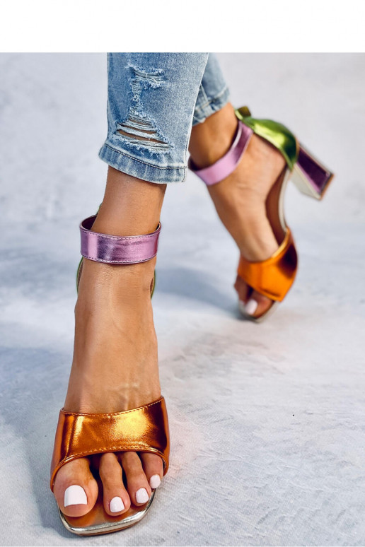 Spalvotos aukštakulnės basutės Inello...