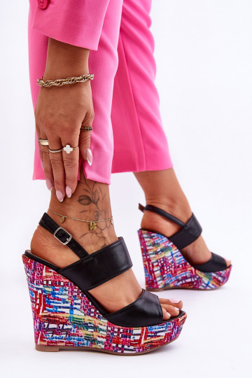   sandalai su platforma juodos spalvos Calderia