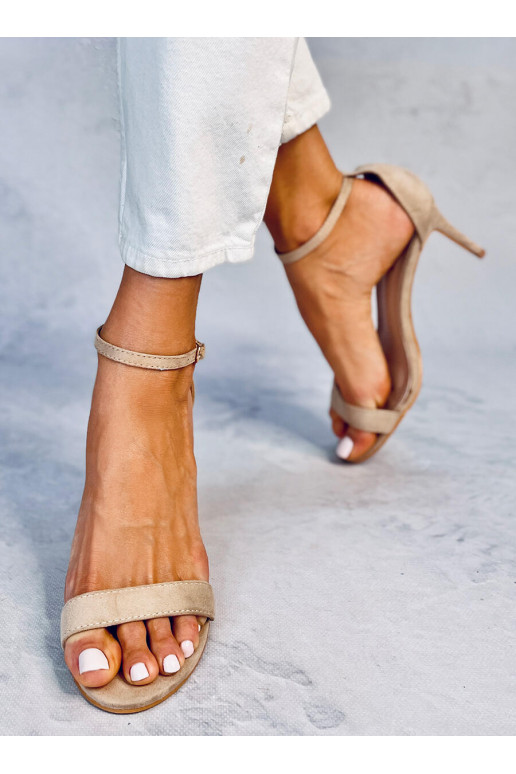 Chaki spalvos aukštakulniai bateliai...