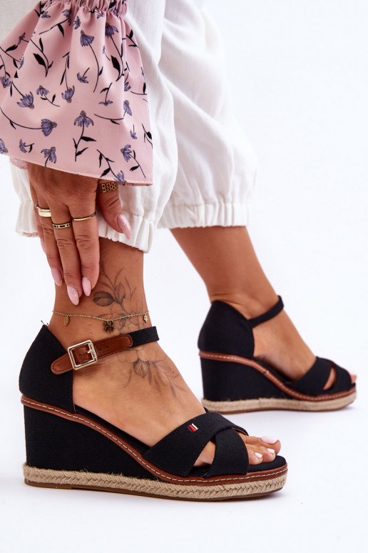   Platforminės basutės juodos spalvos Janet