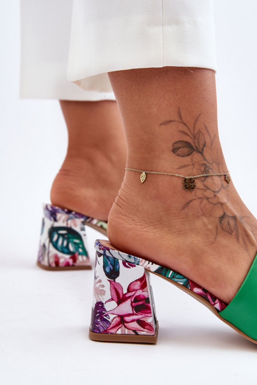 Žalios spalvos odinės šlepetės Shoes su kulniukais