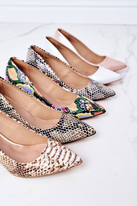 Aukso spalvos bateliai Shoes su gyvatės raštais