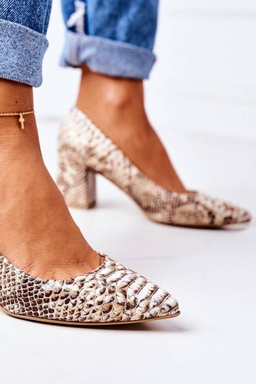Aukso spalvos bateliai Shoes su gyvatės raštais
