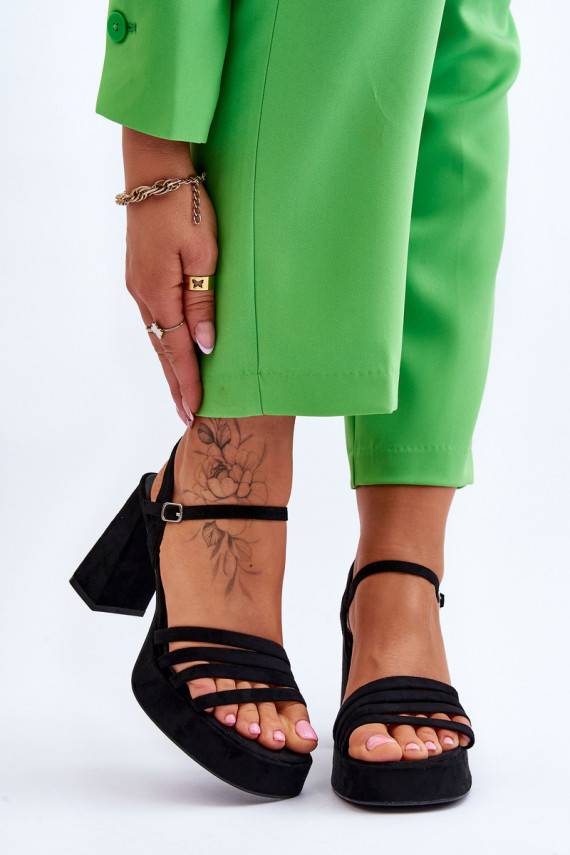   Zomšinės basutės su kulniukais ir platforma juodos spalvos Verda