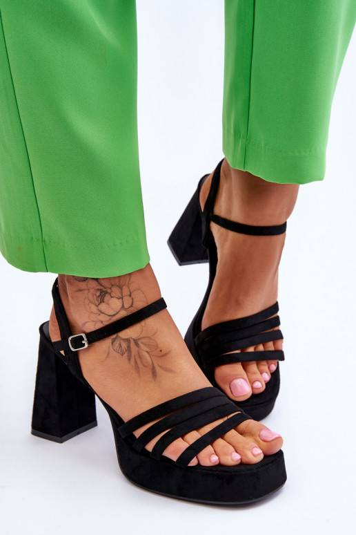   Zomšinės basutės su kulniukais ir platforma juodos spalvos Verda