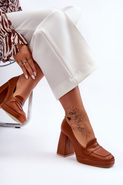 Bateliai    rudos spalvos Alisa