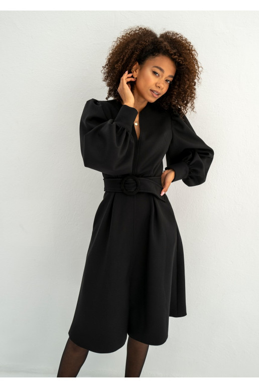 Larisa - juodos spalvos suknelė su dirželiu