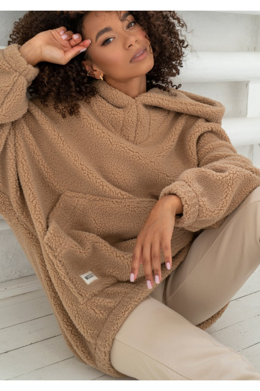 Oversize stiliaus megztinis rudos spalvos