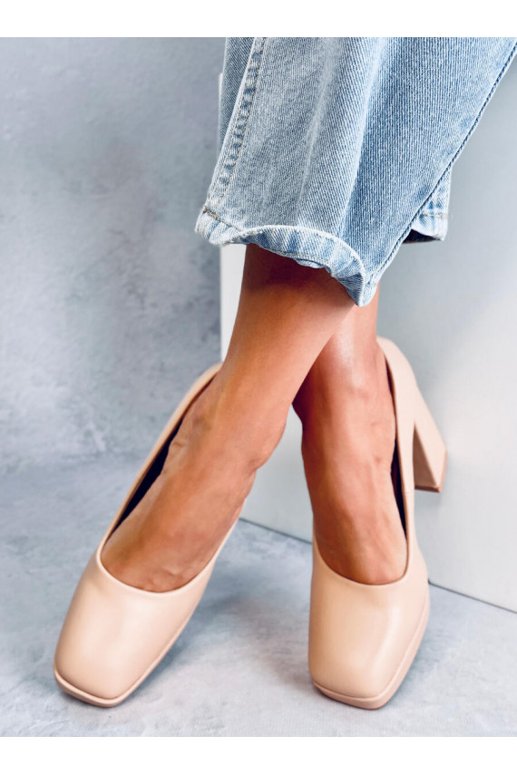 Bateliai  NESSA NUDE