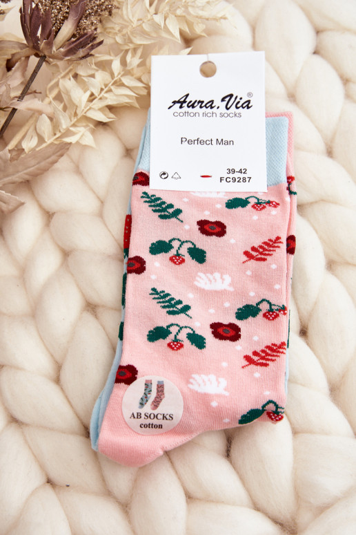 Skirtingų dizainų kojinės i rožinės spalvos