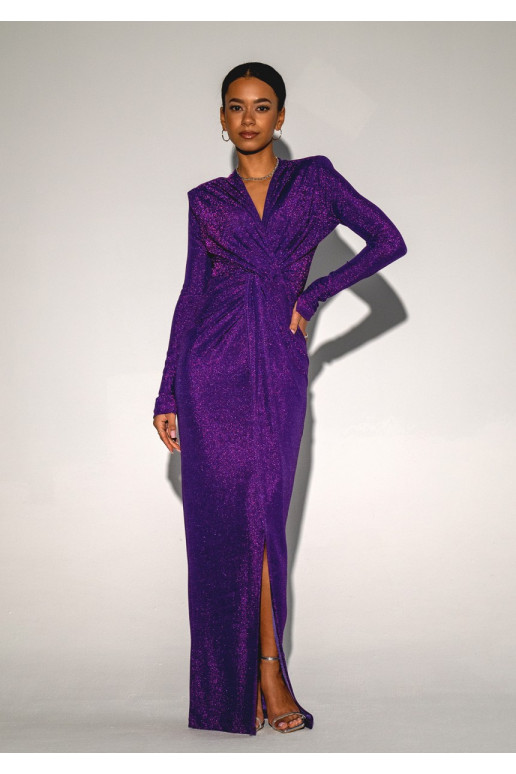 Mayell -  blizganti violetinė spalvos suknelė su V formos iškirpte 