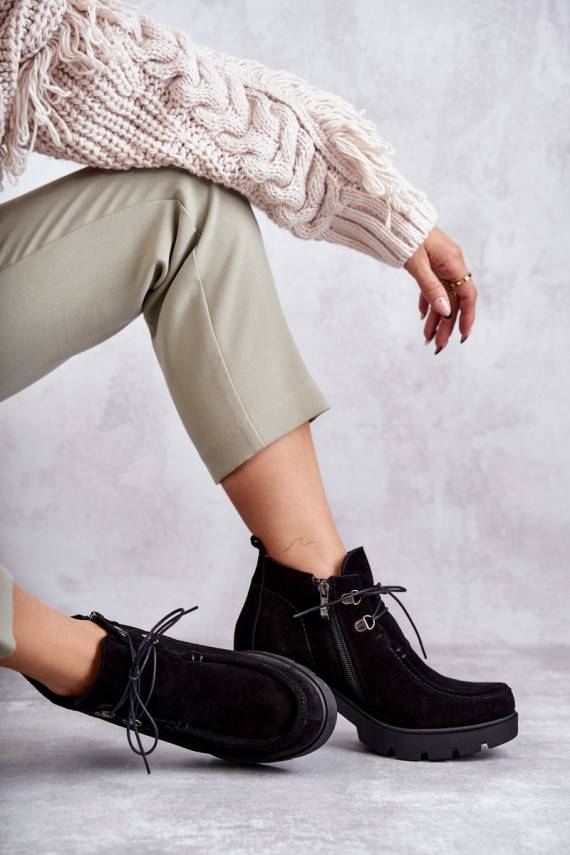   iš zomšos Aulinukai su dirželiais juodos spalvos Marianne