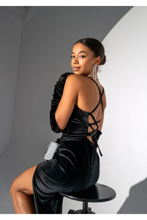 Seona - velvetinė MAXI suknelė su petnešėlemis juodos spalvos