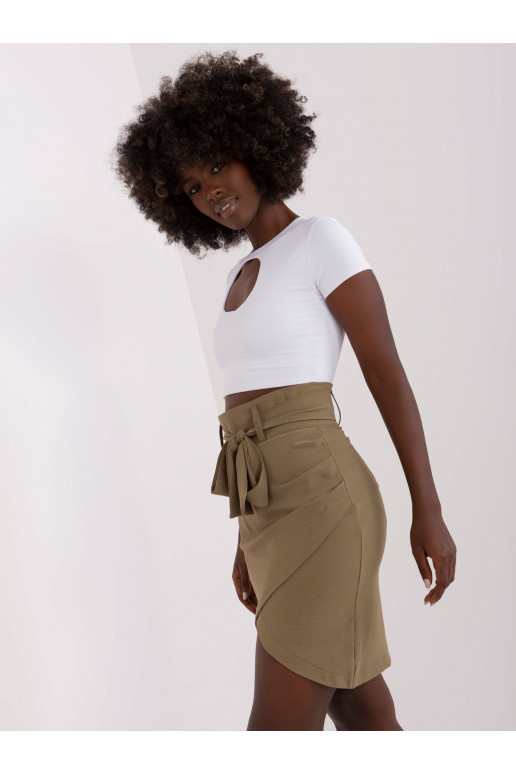 Trumpas sijonas su dirželiu