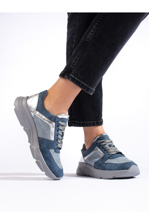 mėlynos spalvos sportiniai batai  