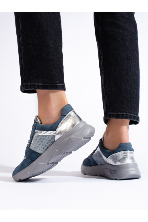 mėlynos spalvos sportiniai batai  