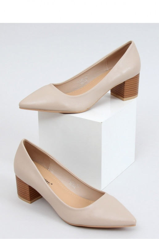 Plačiakulniai bateliai smėlio spalvos...