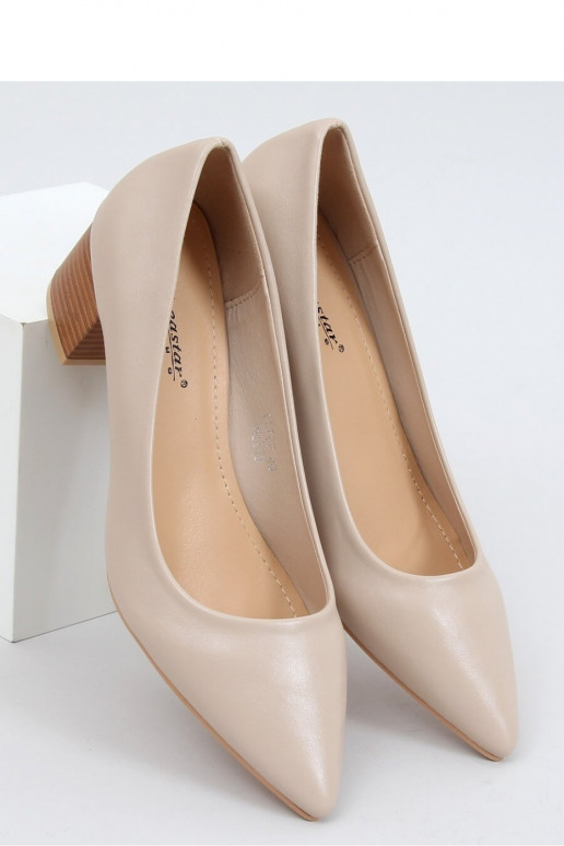 Plačiakulniai bateliai smėlio spalvos...