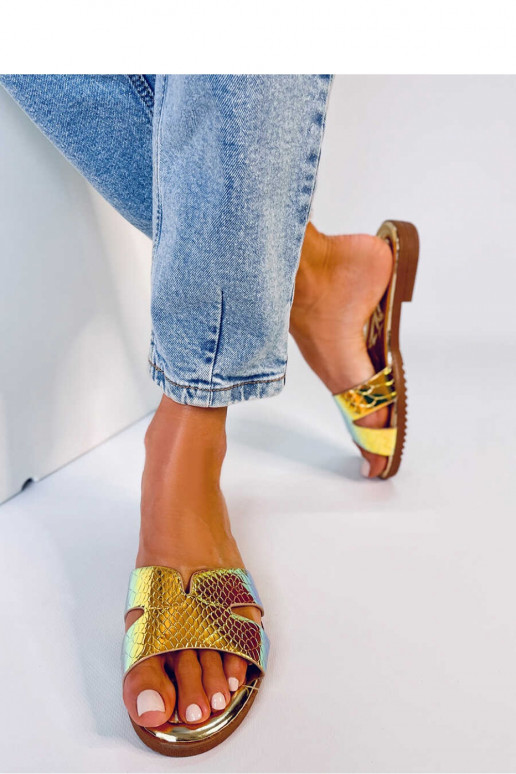 Šlepetės aukso spalvos