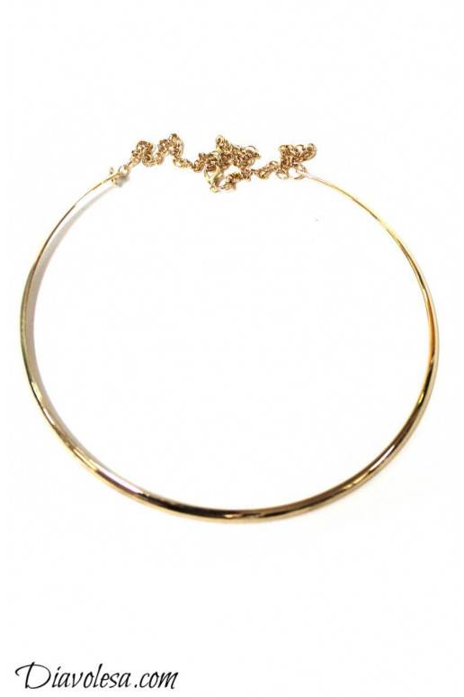 Aukso spalvos kaklo papuošalas