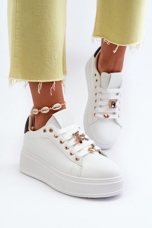 Sneakers modelio batai   su platforma Z Przypinkami iš eko odos baltos spalvos Cavisa