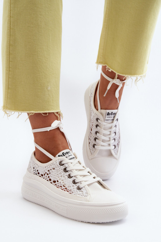 su nėrinių motyvais Laisvalaikio bateliai Lee Cooper LCW-23-44-1617 baltos spalvos