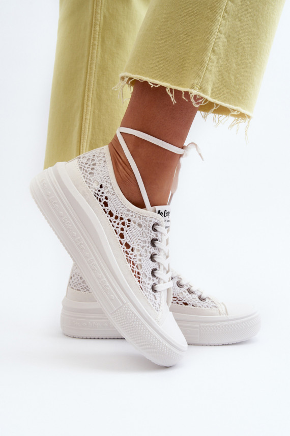 su nėrinių motyvais Laisvalaikio bateliai Lee Cooper LCW-23-44-1617 baltos spalvos