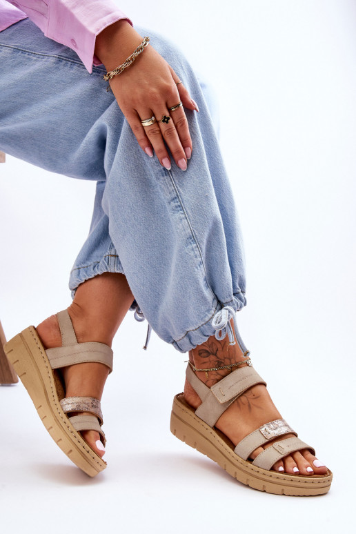     sandalai su lipniais užsegimais smėlio spalvos Fresh Look