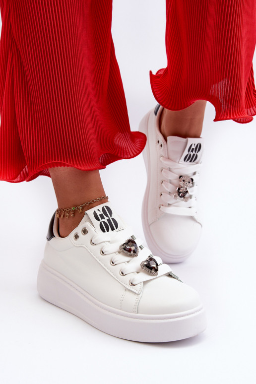   Sneakers modelio batai su platforma Z Przypinkami su širdelėmismi baltos spalvos Azamia