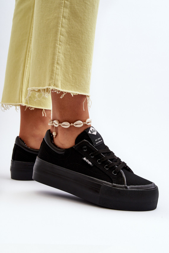 Laisvalaikio bateliai su platforma Lee Cooper LCW-24-31-2180 juodos spalvos