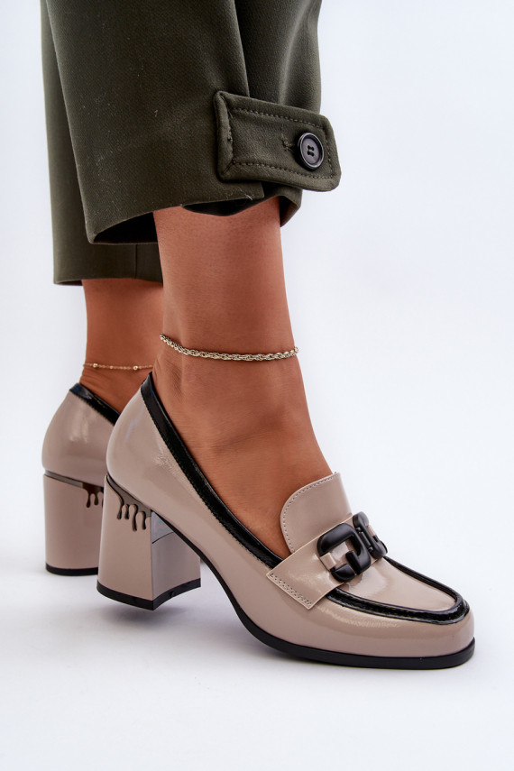 batai   su kulniukais su lako efektu smėlio spalvos D&A MR38-973