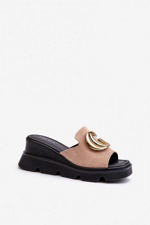 Moteriškos šlepetės Z iš eko zomšosu  ir platforma su aukso spalvos detalėmis smėlio spalvos Iaria