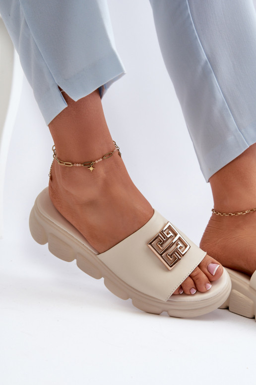 Odinės šlepetės   su aukso spalvos detalėmis  Vinceza 41444 smėlio spalvos