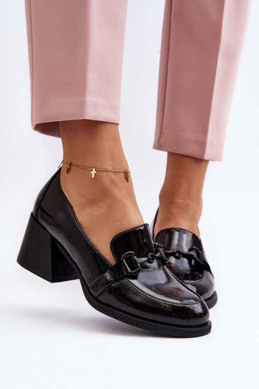 su lako efektu batai su kulniukais juodos spalvos Nireva