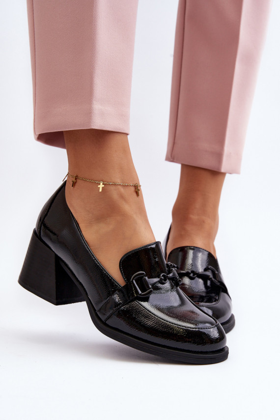 su lako efektu batai su kulniukais juodos spalvos Nireva