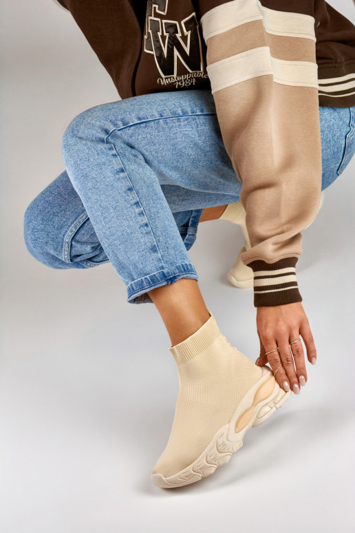 Moteriški smėlio spalvos batai Moteriški smėlio spalvos batai