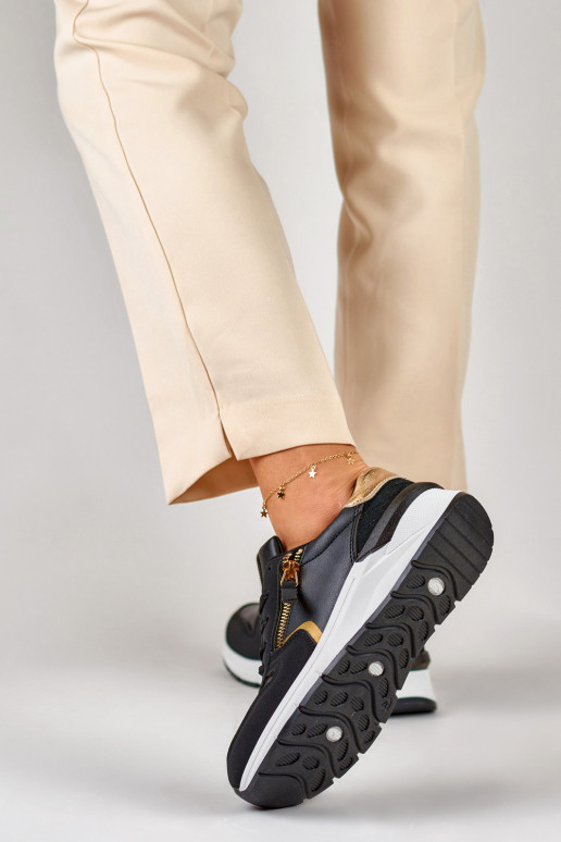 Juodi moteriški sportiniai bateliai...