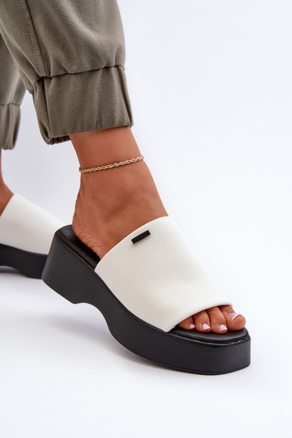 Moteriškos šlepetės Big Star NN274022 baltos spalvos