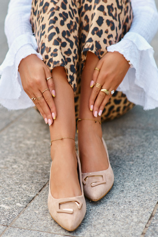 Bateliai žemu kulniuku su ornamentais iš eko zomšosowe S.Barski KV27-034 smėlio spalvos