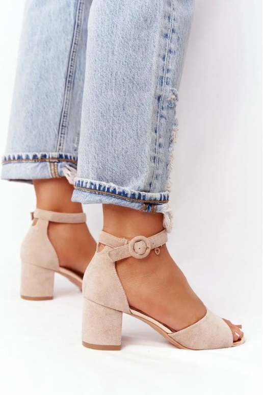 Moteriškos basutės su kulniukais...