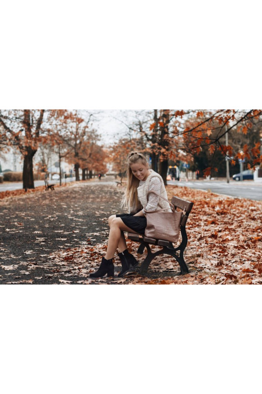 Juodos spalvos klasikinio modelio...