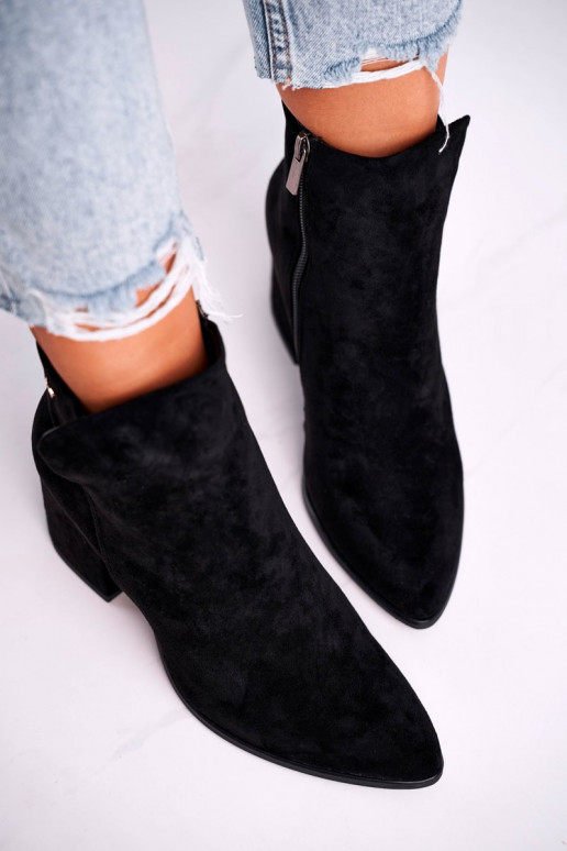 Juodos spalvos klasikinio modelio...