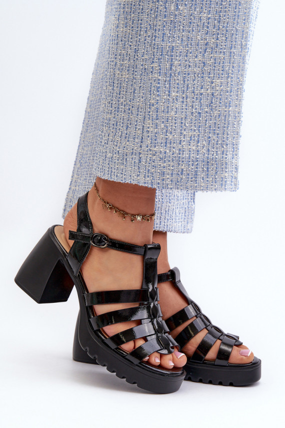 su lako efektu   Moteriškos aukštakulnės basutės juodos spalvos Aninifer