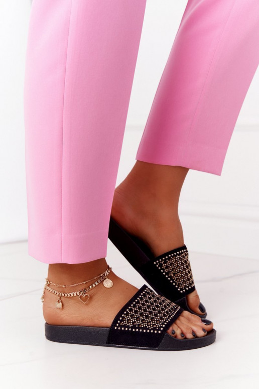 Šlepetės juodos spalvos