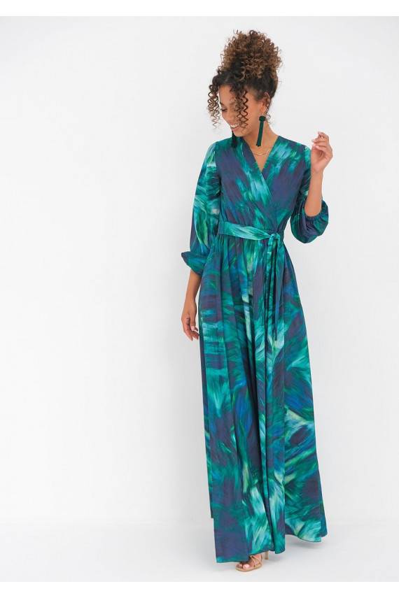 Suknelė su V formos iškirpte