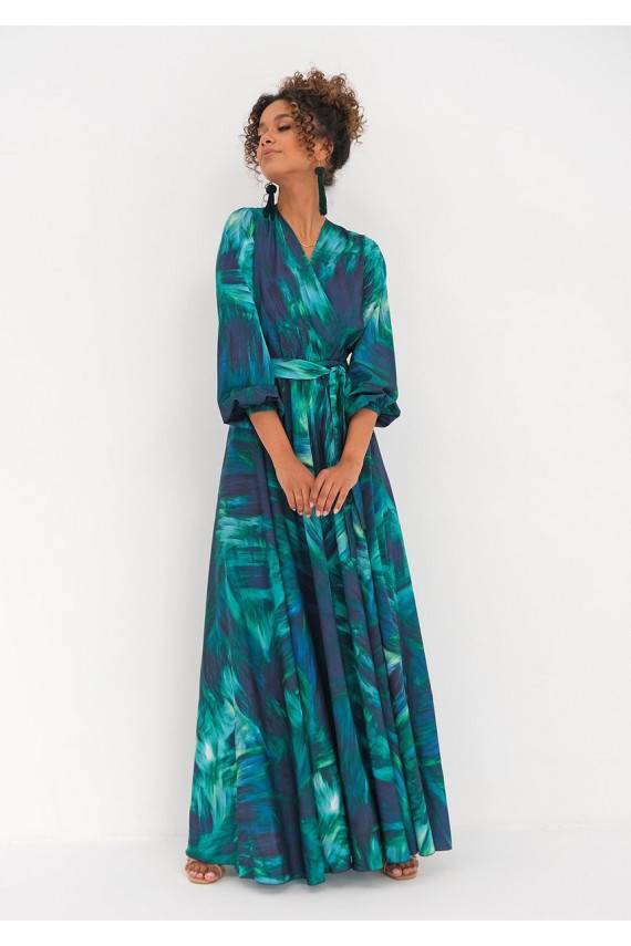 Suknelė su V formos iškirpte