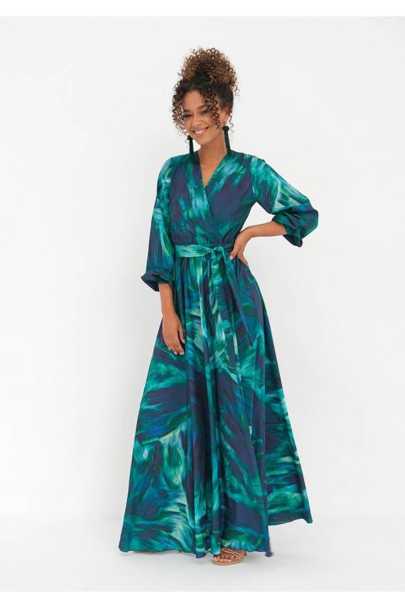 Suknelė su V formos iškirpte