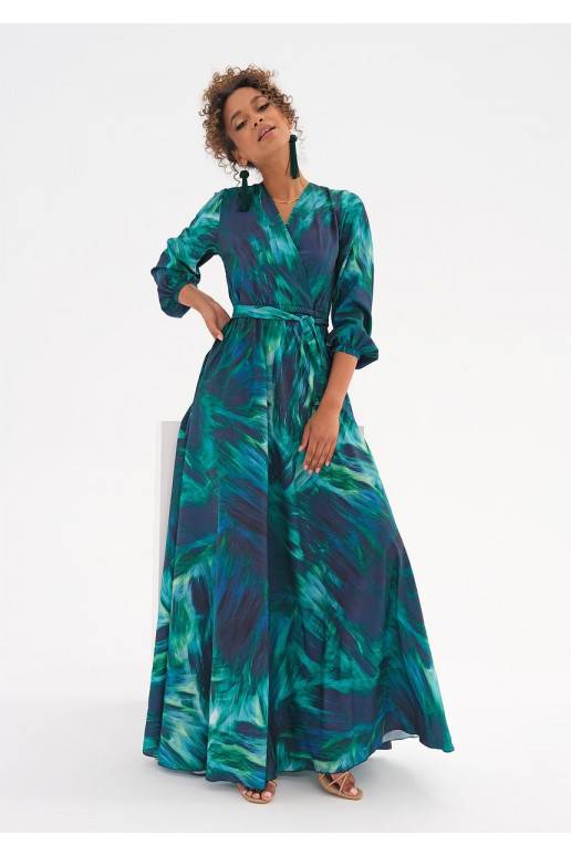 Suknelė su V formos iškirpte